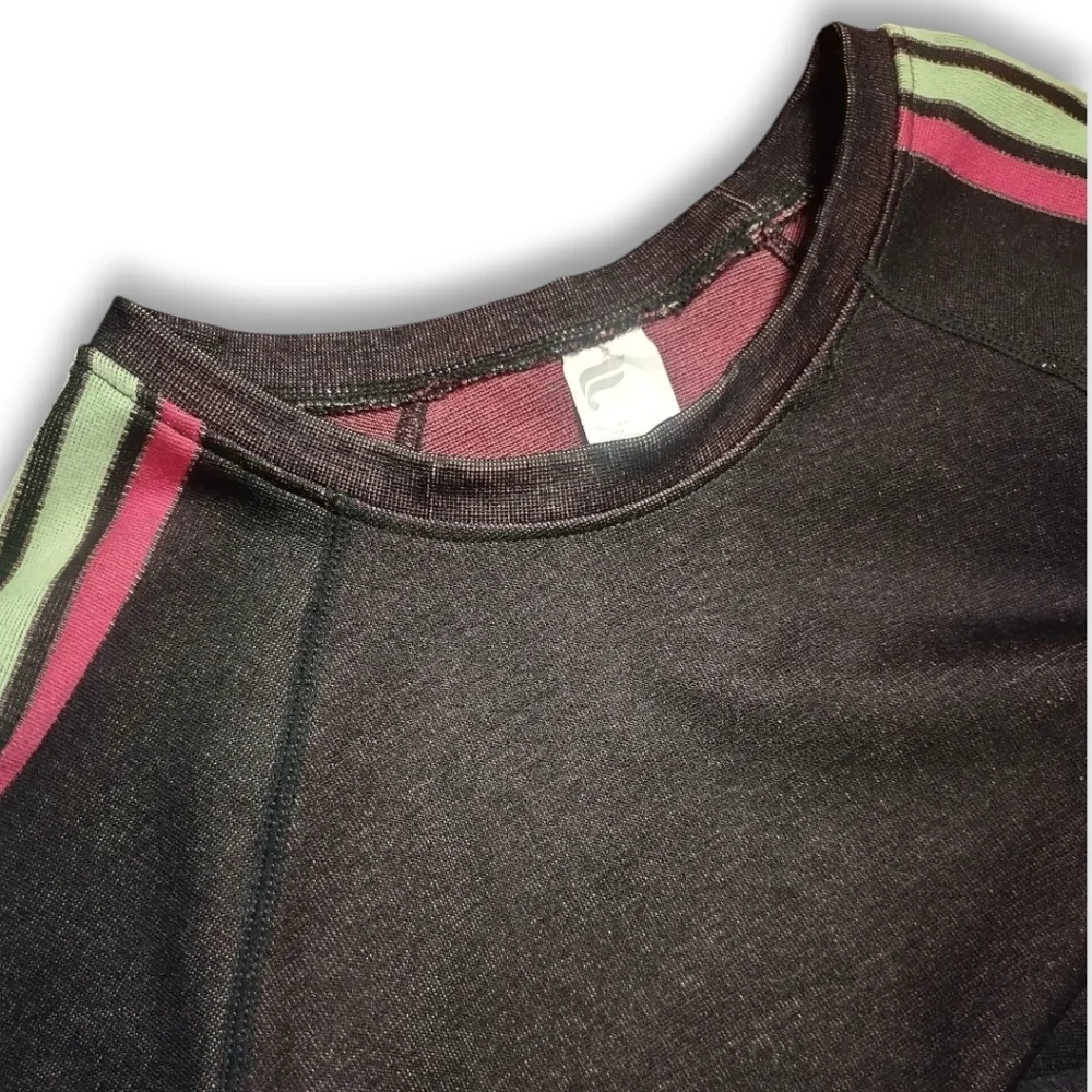 Fabletics Long Sleeve Aisley Crop Top | Black Seamless | Size XL | NWOT - Picture 6 of 11
